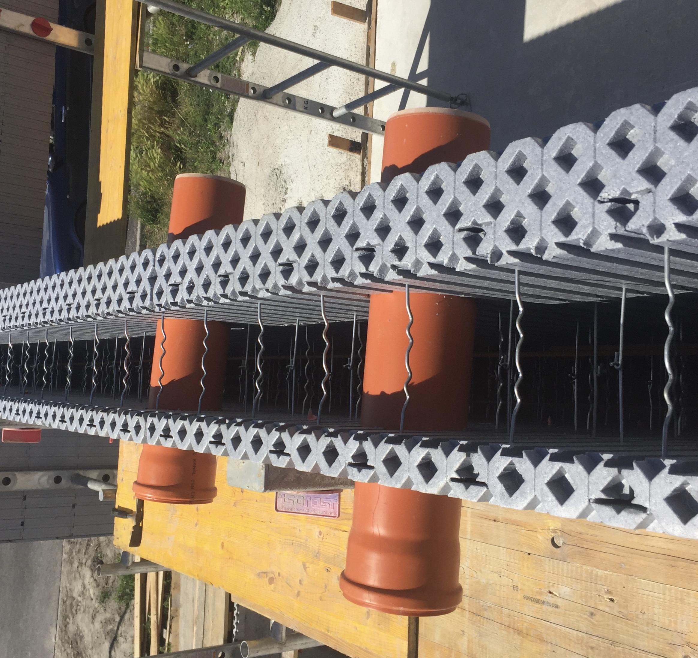 Polystyrénové tvárnice - stenový systém bez tepelných mostov pre nízkoenergetické a pasívne domy - železobetónové steny